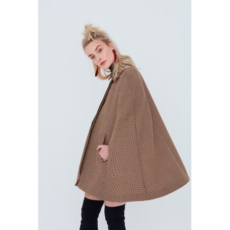 Sleeveless jeans-style jacket/coat with classic seam details