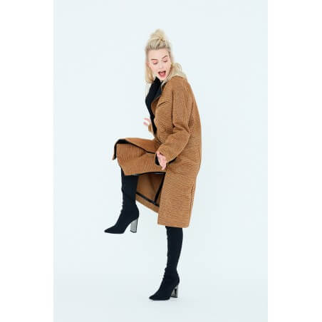 Sleeveless jeans-style jacket/coat with classic seam details