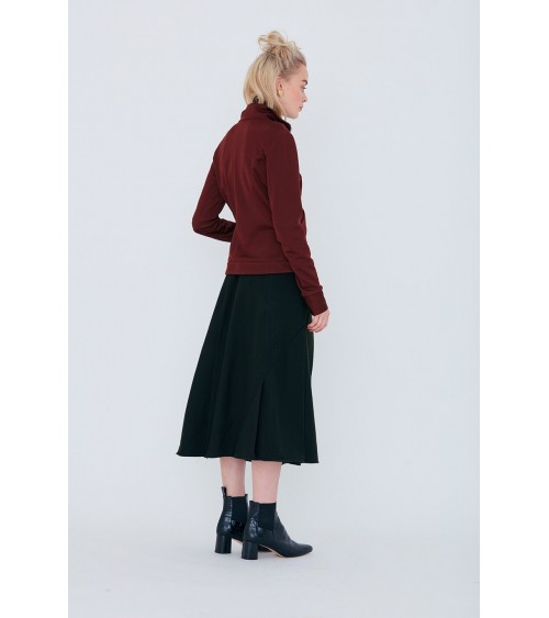 Le 416 Pleated skirt worn on the waist with pointed yoke