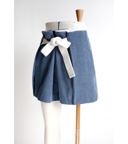 Belted short/Trousers, with pleats